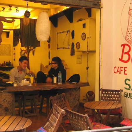 Bona Cafe Restaurant & Sala Guest House Varanasi Esterno foto