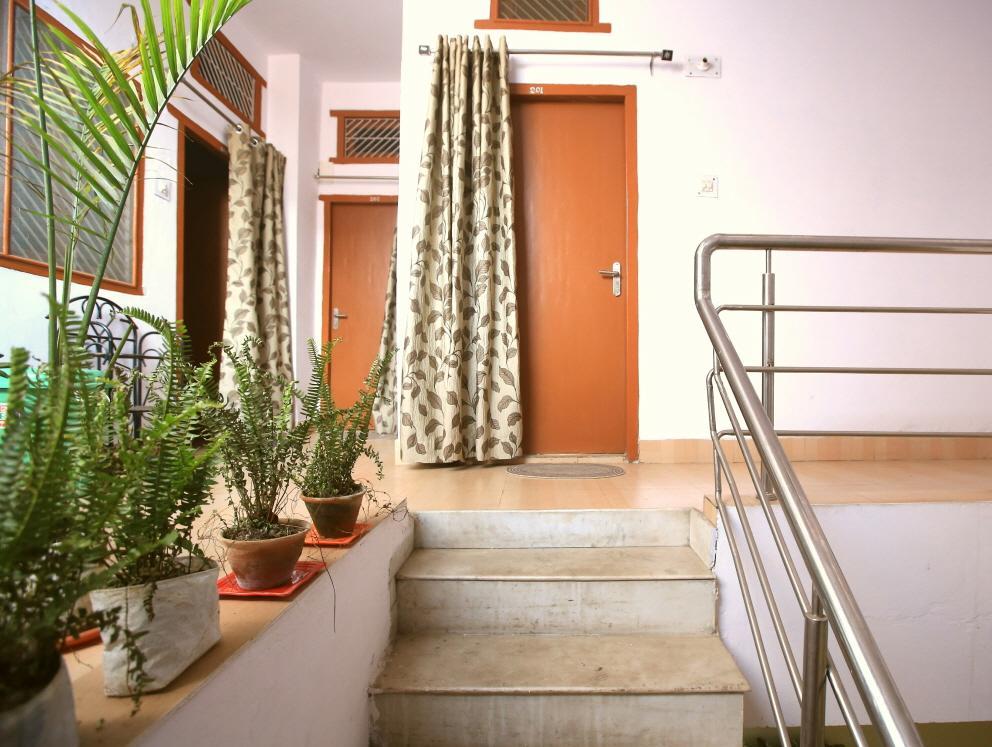Bona Cafe Restaurant & Sala Guest House Varanasi Esterno foto