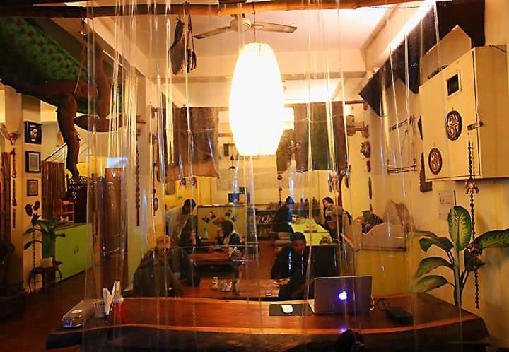 Bona Cafe Restaurant & Sala Guest House Varanasi Esterno foto